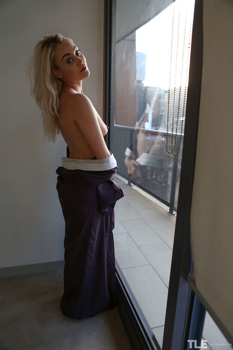 Лара, 21